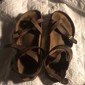 Birkenstock Yara Size 39 in havana brown